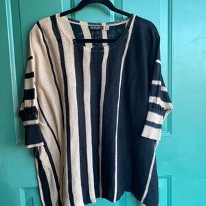 Fylo size medium ladies thin oversized top